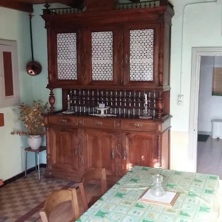 Tres Reys Feriehus Crespin (Tarn)